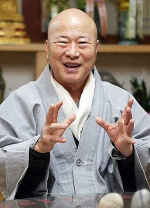 재단 이사장 사진